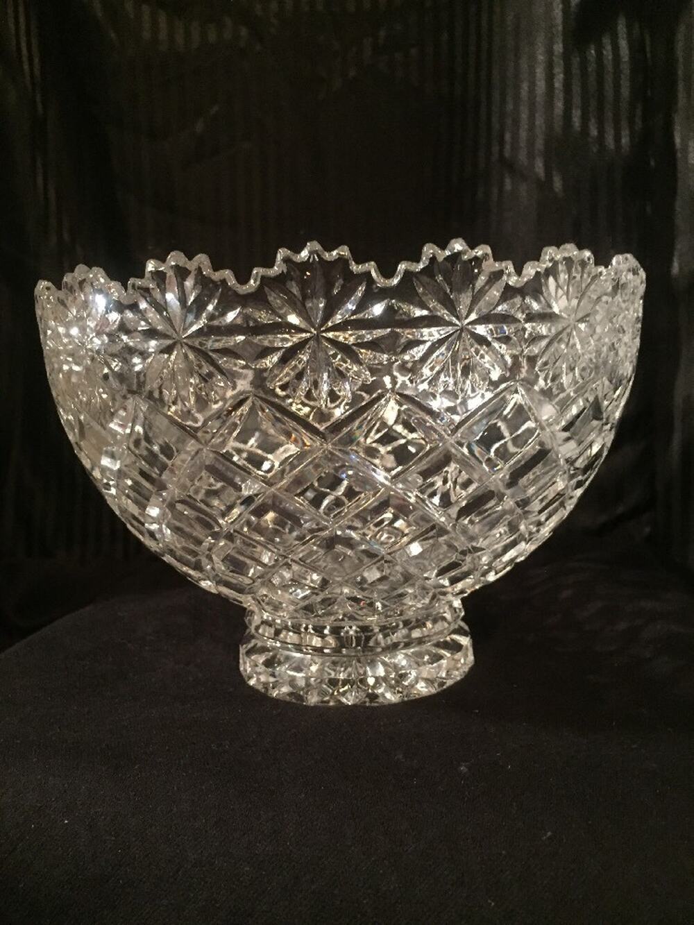 Vintage Deep Round Detailed Crystal Serving Bowl 5.5"